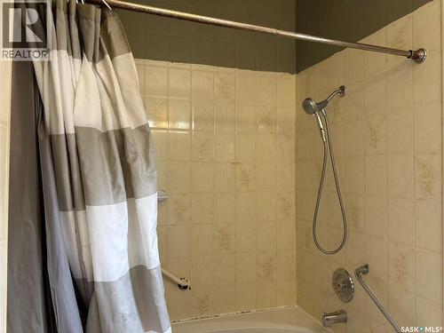 1012 Stadacona Street E, Moose Jaw, SK 