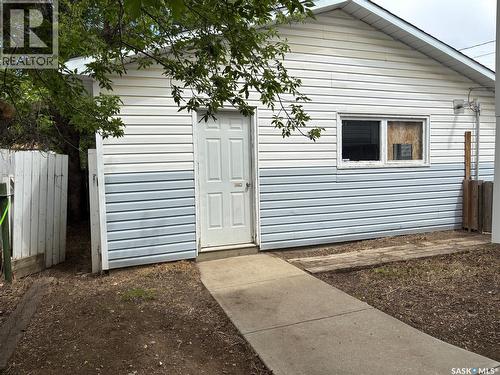 1012 Stadacona Street E, Moose Jaw, SK 