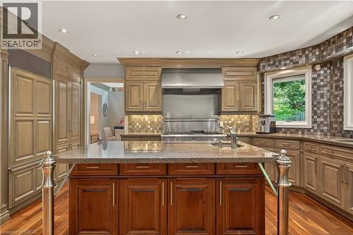 23 Lantern Lane, Dundas, ON 