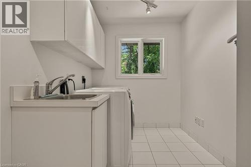 23 Lantern Lane, Dundas, ON 