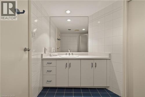23 Lantern Lane, Dundas, ON 