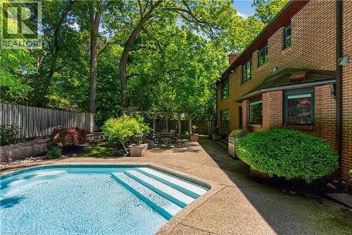23 Lantern Lane, Dundas, ON 