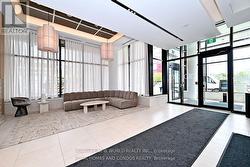 1609 - 10 OAK STREET Toronto, ON M5A 0Z1