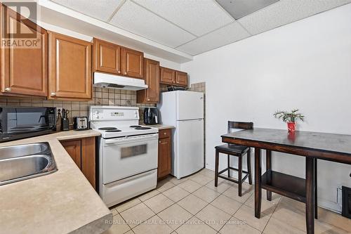 EAT-IN KITCHEN - 70 Ward Avenue, Hamilton, ON 