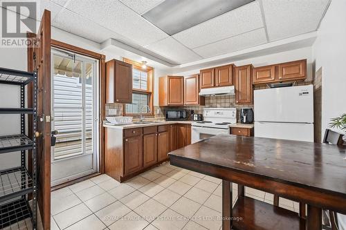 EAT-IN KITCHEN - 70 Ward Avenue, Hamilton, ON 