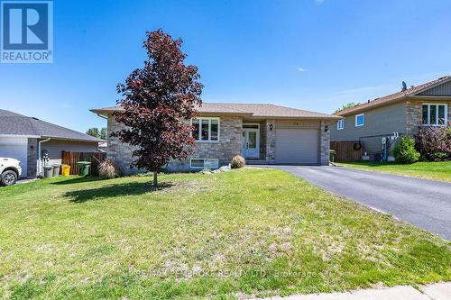 74 OAK AVENUE  Petawawa, ON K8H 0B5
