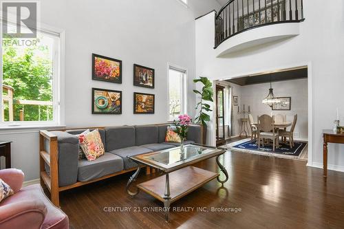 37 Windfield Crescent, Ottawa, ON - Indoor Photo Showing Living Room