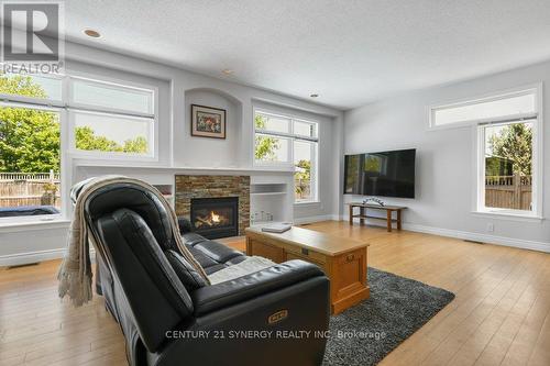 37 Windfield Crescent, Ottawa, ON - Indoor Photo Showing Living Room With Fireplace