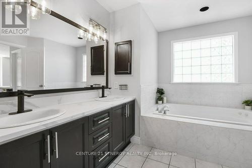 37 Windfield Crescent, Ottawa, ON - Indoor Photo Showing Bathroom