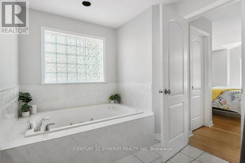 37 Windfield Crescent, Ottawa, ON - Indoor Photo Showing Bathroom