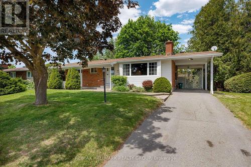 53 FARLANE BOULEVARD  Ottawa, ON K2E 5H3