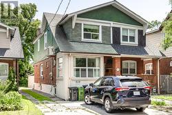 LOWER - 975 BROADVIEW AVENUE Toronto, ON M4K 2R9