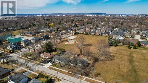4447 Spruce Avenue, Burlington, ON 