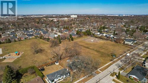 4447 Spruce Avenue, Burlington, ON 