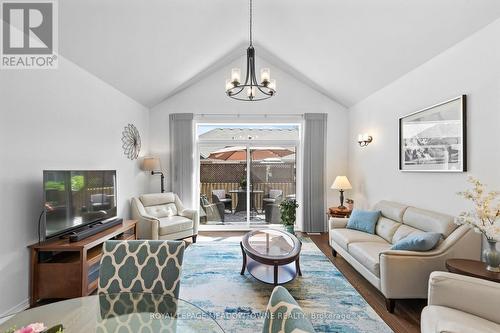 24 Cosmopolitan Common, St. Catharines, ON 