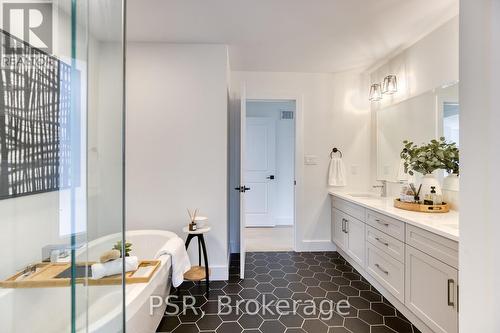 577 Doonwoods Crescent, Kitchener, ON 