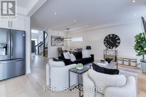 577 Doonwoods Crescent, Kitchener, ON 