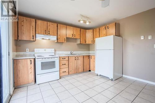 61 Robin St, Sault Ste. Marie, ON - Indoor Photo Showing Kitchen