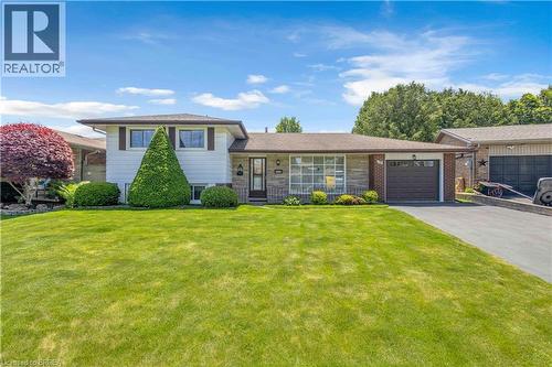 19 PIPPIN Drive  Brantford, ON N3R 5V8