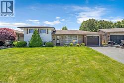 19 PIPPIN Drive Brantford, ON N3R 5V8