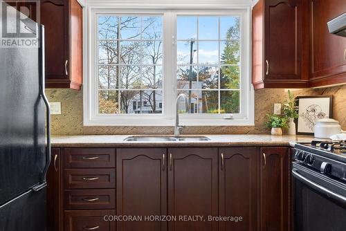 77 Mineola Road E, Mississauga, ON 