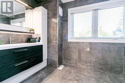 Main Washroom - 