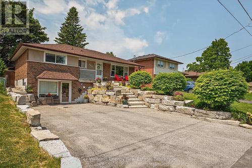 405 BERNHARD CRESCENT  Oshawa (O'Neill), ON L1G 2B7