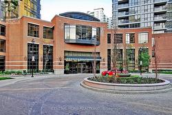 211 - 33 SHEPPARD AVENUE E Toronto, ON M2N 7K1