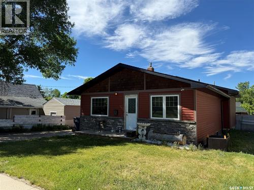 103 4th AVENUE SE  Weyburn, SK S4H 1X7