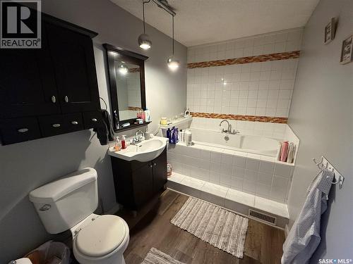 103 4Th Avenue Se, Weyburn, SK 