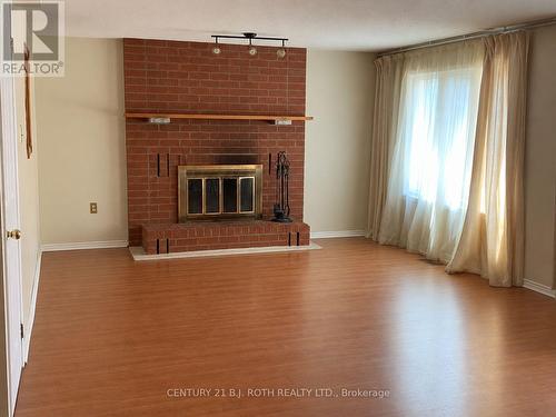 Spacious family room - Upper - 29 Irwin Drive, Barrie, ON 