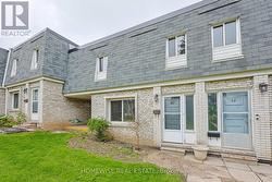 40 - 1350 WINDING TRAIL Mississauga, ON L4Y 2T8