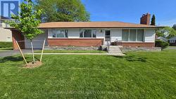 26 LELAND AVENUE Toronto, ON M8Z 2X7