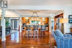 View to the kitchen - 