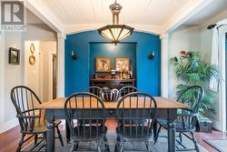 Spacious dining room - 