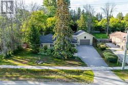 Parking in the driveway for another 4 cars - 