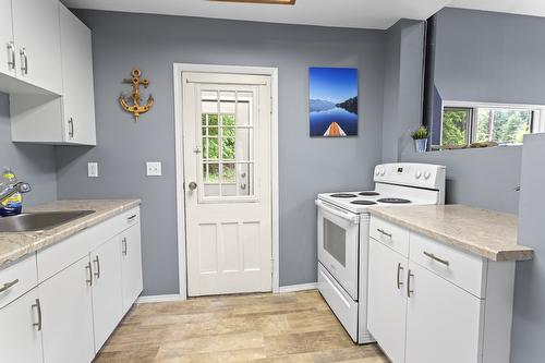 10917 3A Highway, Sanca, BC 