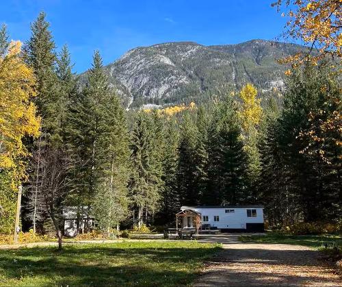 130 Kingfisher Road, Summit Lake, BC 
