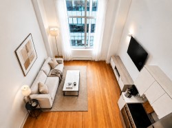 408-1212 Rue Bishop Montréal (Ville-Marie), QC H3G 2E3