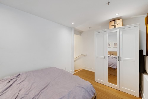 Mezzanine - 408-1212 Rue Bishop, Montréal (Ville-Marie), QC - Indoor Photo Showing Bedroom