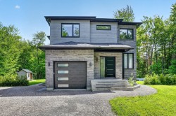 11570  - 11572 Rue Aumont  Mirabel, QC J7N 3A4