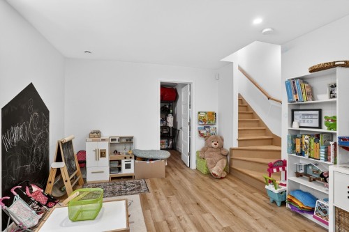 Salle familiale - 11570  - 11572 Rue Aumont, Mirabel, QC 