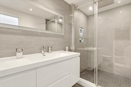 Bathroom - 813-2555 Av. Du Havre-Des-Îles, Laval (Chomedey), QC 