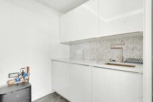 Laundry - 813-2555 Av. Du Havre-Des-Îles, Laval (Chomedey), QC 