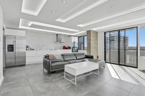 Living Room - 813-2555 Av. Du Havre-Des-Îles, Laval (Chomedey), QC 
