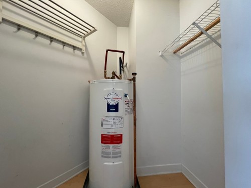 Rangement - 824-4885 Boul. Henri-Bourassa O., Montréal (Saint-Laurent), QC 