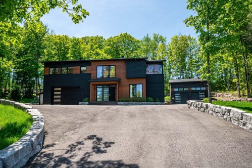 2100 Ch. de l'Étang  Sainte-Adèle, QC J8B 0G6
