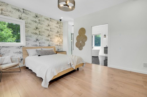 Master Bedroom - 2100 Ch. De L'Étang, Sainte-Adèle, QC 