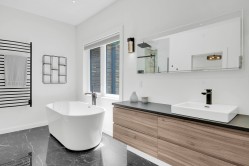 Salle de bains attenante à la CCP - 