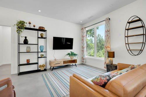Living Room - 2100 Ch. De L'Étang, Sainte-Adèle, QC 